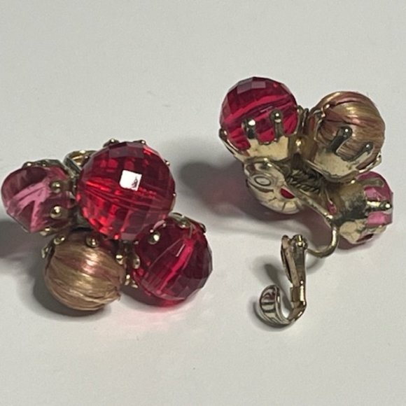 VTG Vogue Red Pink Lucite Beaded Gold Tone Clip On Earrings Signed - Picture 12 of 14